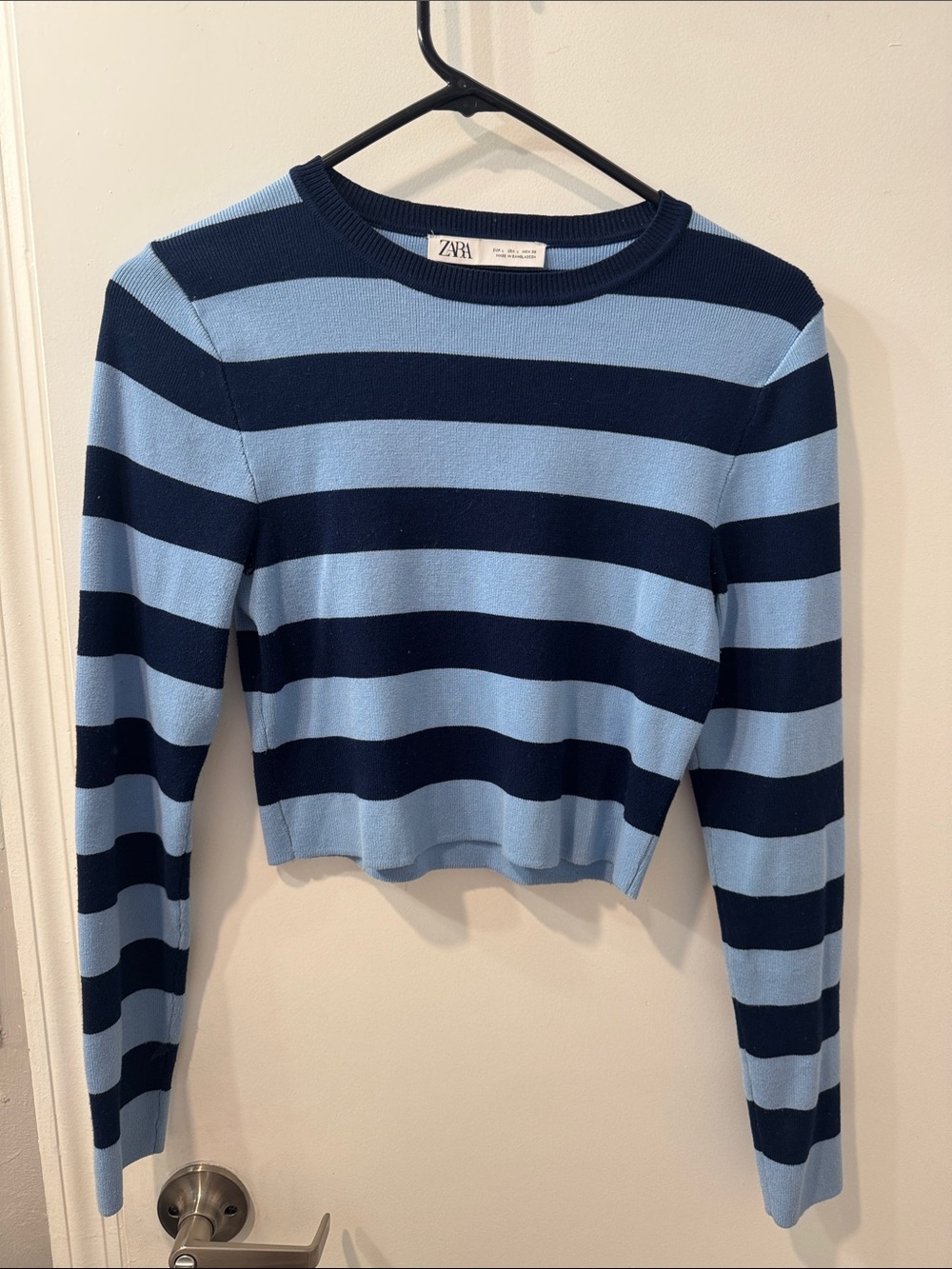 Zara Navy and Light Blue Striped Cropped Long-Sleeve Top